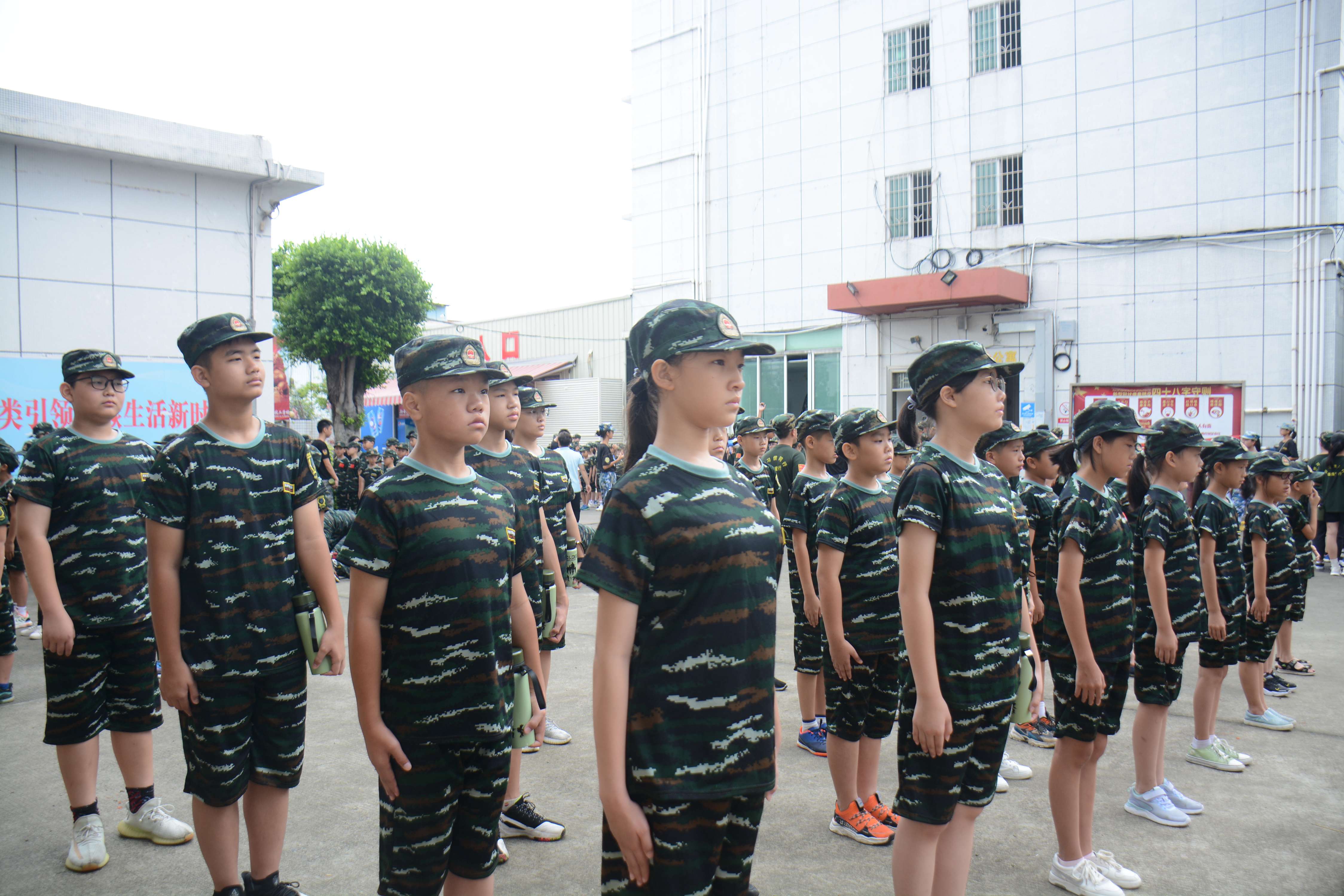 深圳学生军事夏令营优良品牌，深圳三十五天学生军事夏令营研学拓展案例